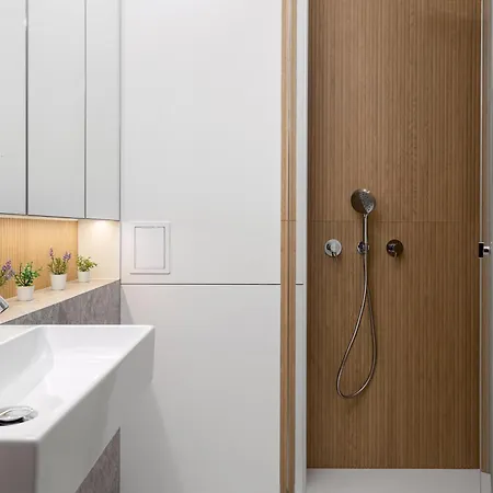 - 13 People - 3 Bedroom - Center -gn56 * 罗兹