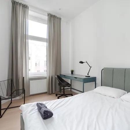 - 13 People - 3 Bedroom - Center -gn56 * Łódź