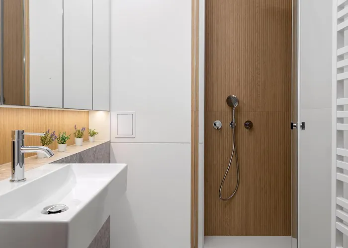 - 13 People - 3 Bedroom - Center -gn56 * 罗兹