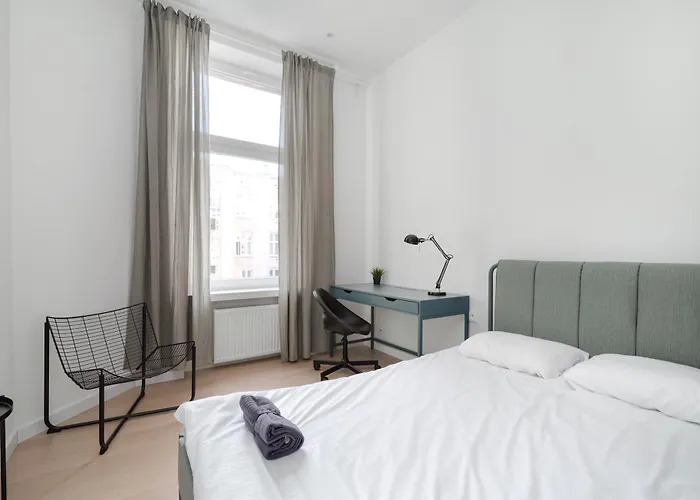 - 13 People - 3 Bedroom - Center -gn56 * Łódź